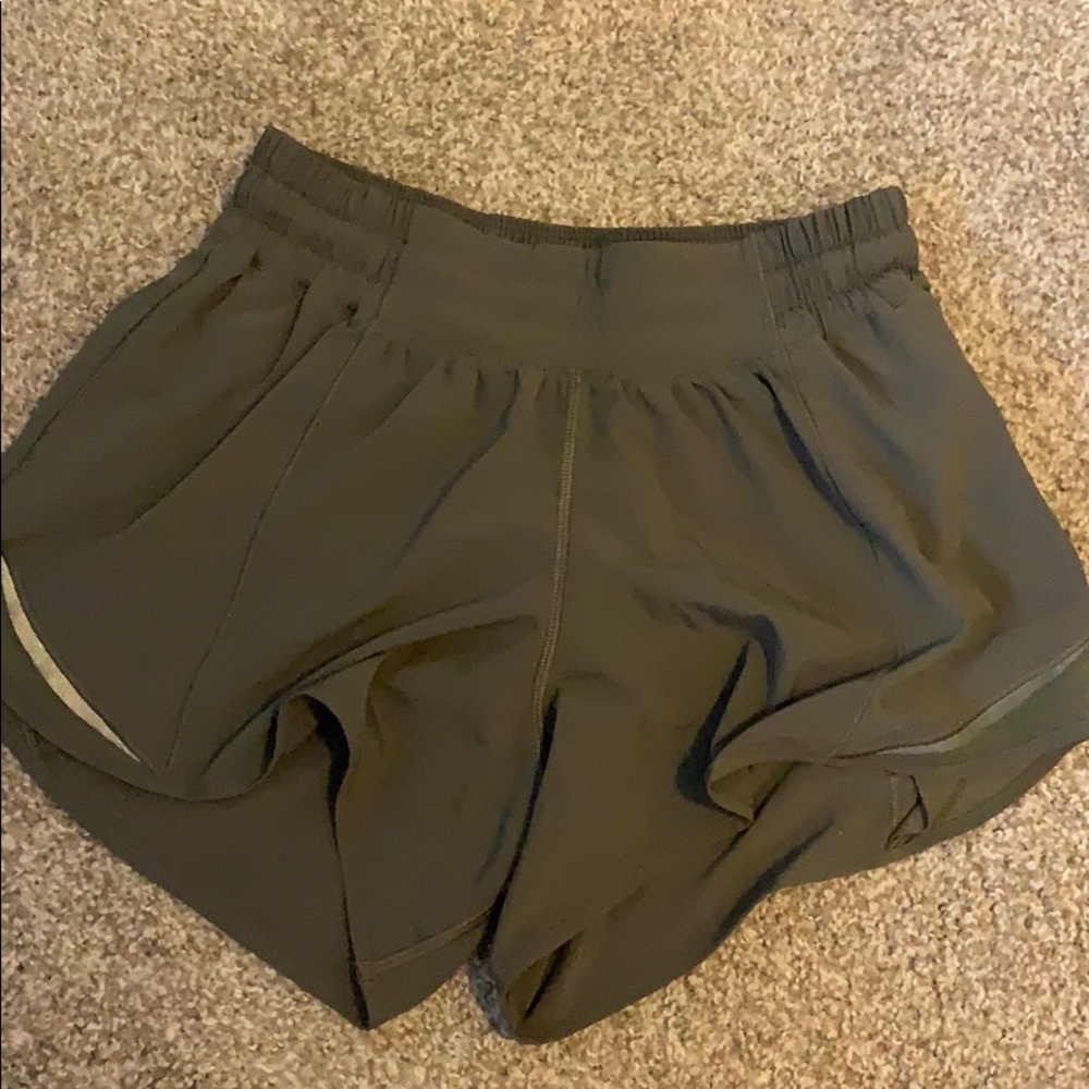 army green lulu hotty hot shorts size 4